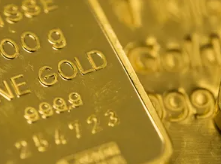 أسعار الذهب تواصل الانخفاض مع تراجع رهانات خفض الفائدة