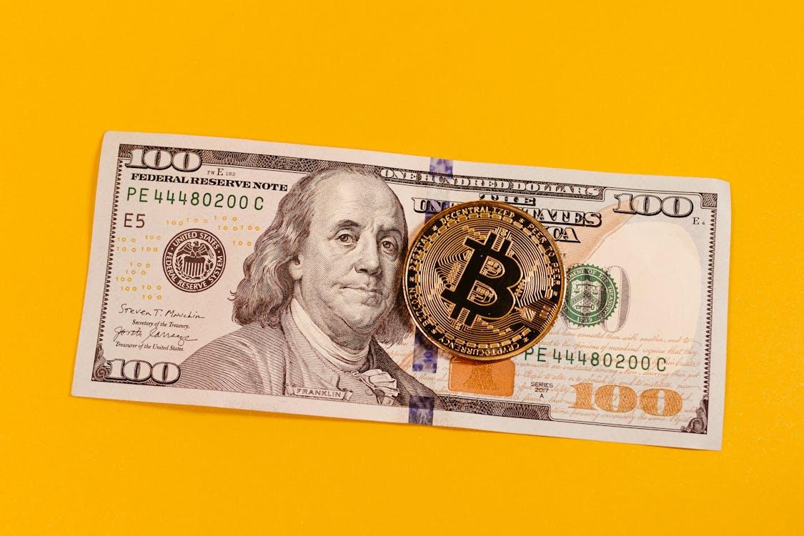الدولار الأمريكي ينخفض وتوقعات بخفض أسعار الفائدة وتحليل الذهب والعملات الأجنبية